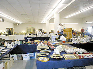 Photo of proper display of auction items